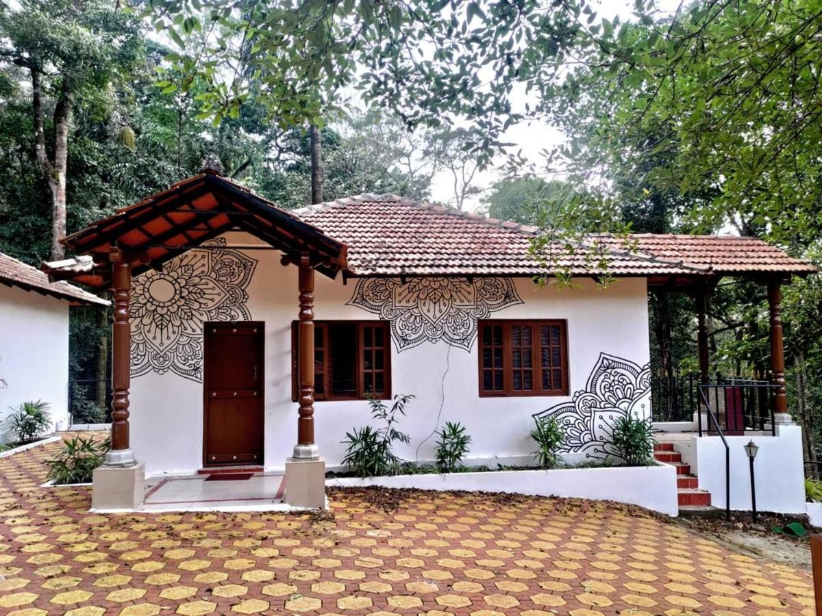 Qexperiences Coorg Hotel Madikeri Exterior photo